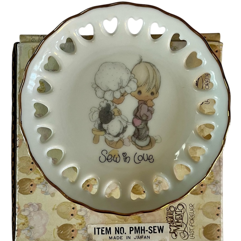 Hostess Pick 🥳💥 Precious Moments 'Sew in Love' Heart Plate